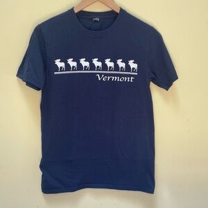 Vintage 90s Vermont t-shirt size small navy blue w/ parade of moose